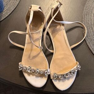 Jewel Badgley Mischka Beige Sandals with Crystals